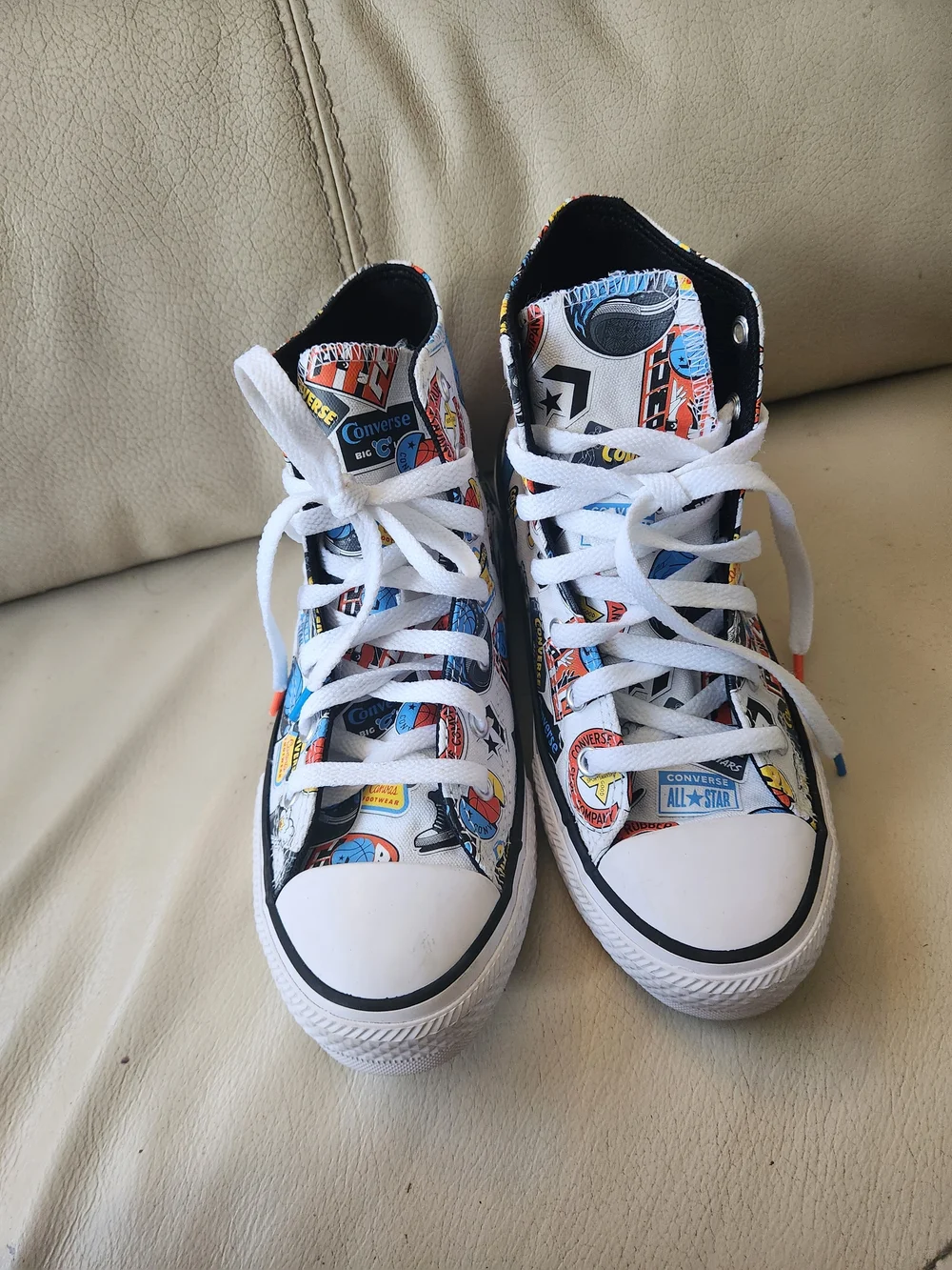 Converse playful comic